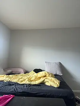 AllesandraLove webcam