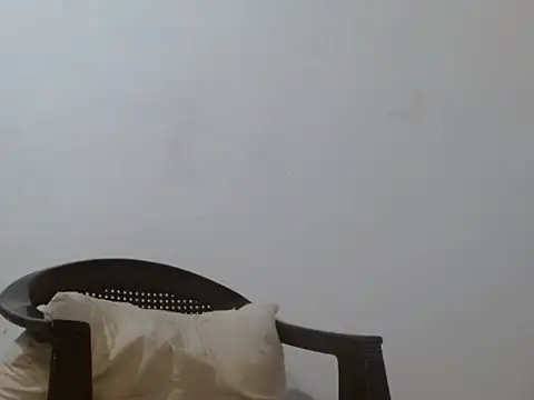 Larry-n-clouds webcam