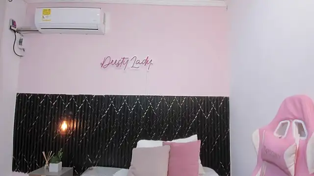 chanel_brunette webcam