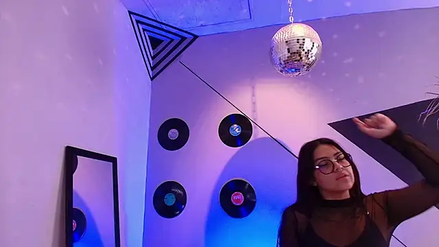 Lilith_and_Khloe webcam