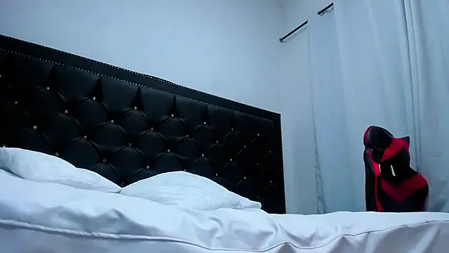 ScarletthJonnes webcam