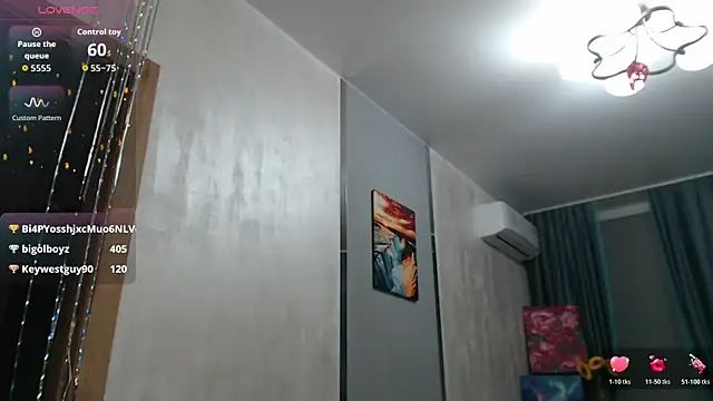 stacy_davice (F milf) - SHOW TITS