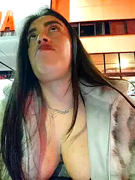 MissNyraSecret webcam