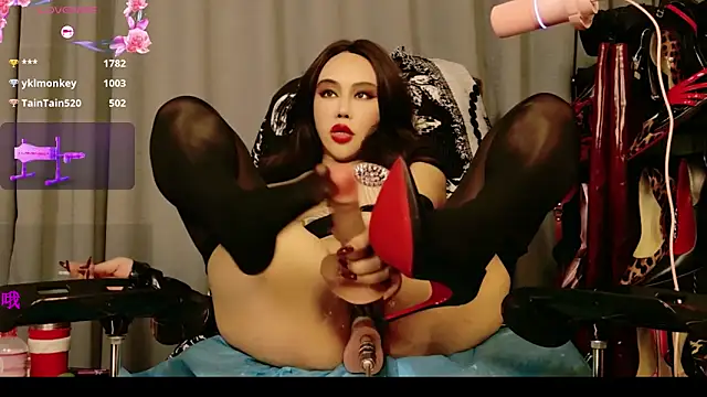 ladyfengyeS010 webcam