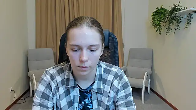 heidiminnix - HeidiMinnix's free webcam - UK Sex Cams