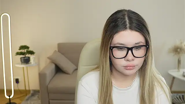 OraliaTumbleston webcam