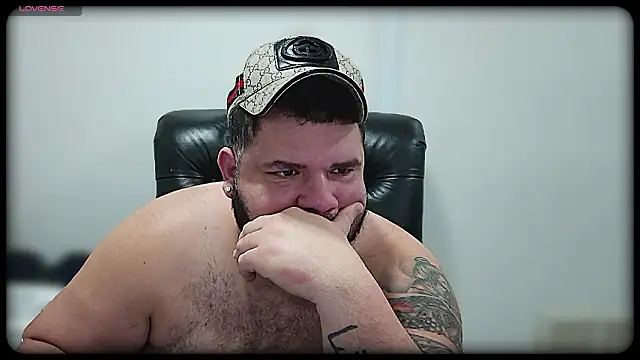 HotDominicanCum webcam