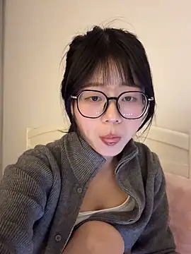 美女Ella-AAAAA在线直播