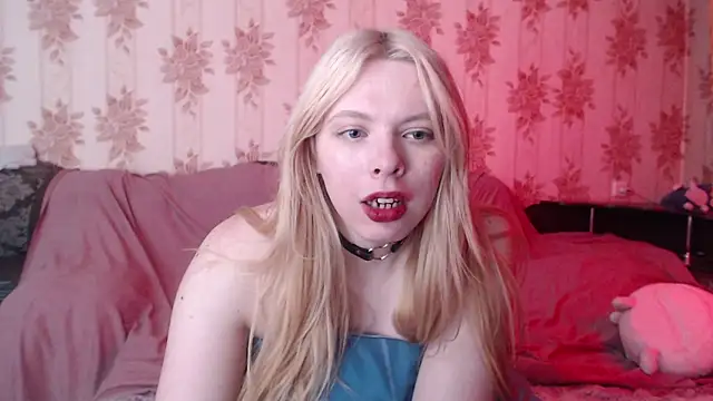 Cutie_Bambi webcam