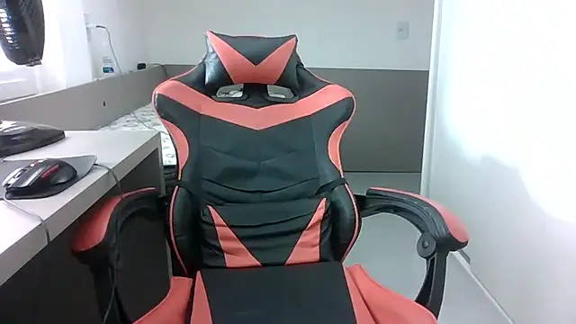 JUNINHOLEKEJR webcam