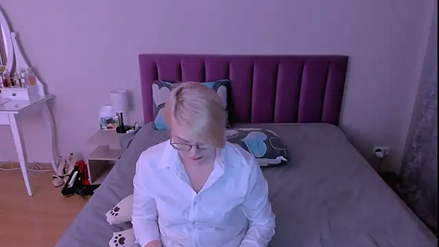 sabrinamacmarren webcam