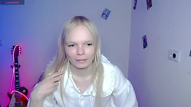 Emily_Nyaffee webcam