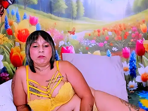 indianroxy webcam