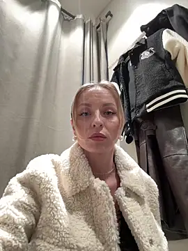 Webcam Model (VikaBunny1)  is live.Free join now!