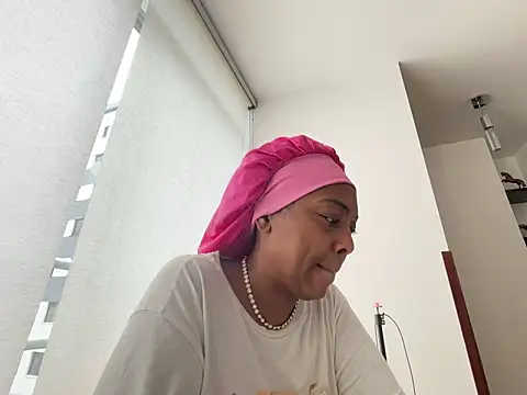 ChocolateCakeQueen webcam