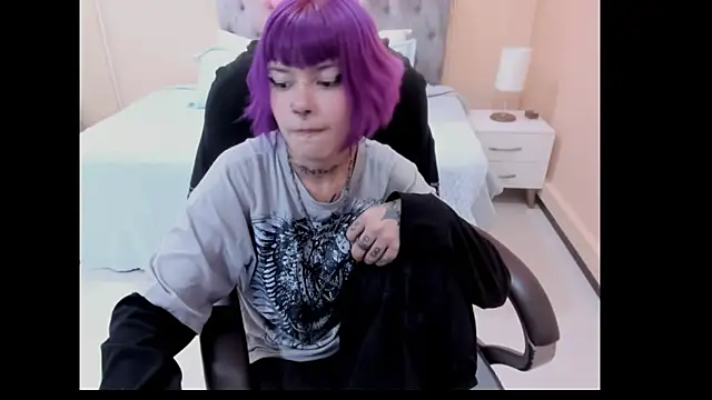 Bela_Craxkerr webcam