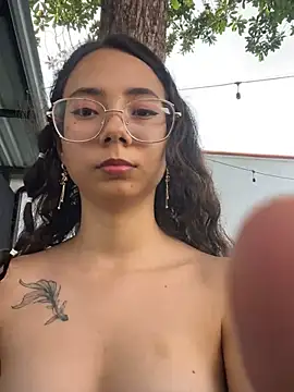 alicia-petite webcam