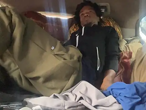 SlimeCrownzOut5 webcam