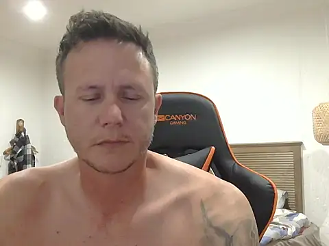 TroyDieselXXX webcam