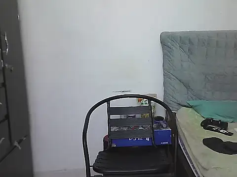 AlphaLatinoBear webcam