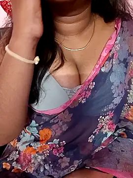 Webcam Model (Keerthee_)  is live.Free join now!