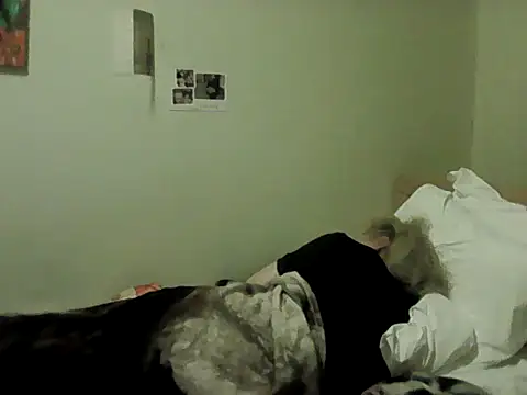 latex_shantie - Latex_shantie's free webcam - UK Sex Cams