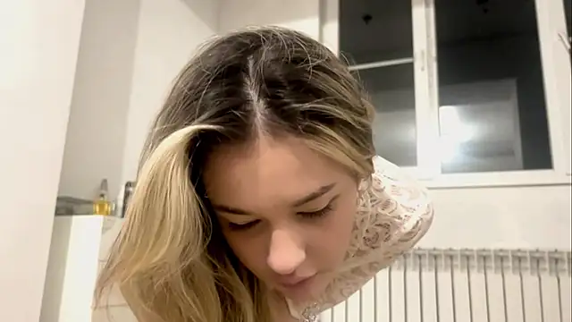 little_ines - Little_ines's free webcam - UK Sex Cams