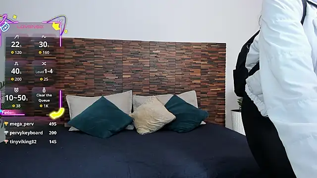 adelaa_11 (F young) - oil on my perfect ass