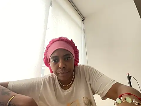 ChocolateCakeQueen webcam