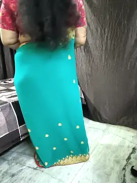 bhuvana_555 (F milf) - Public in nude