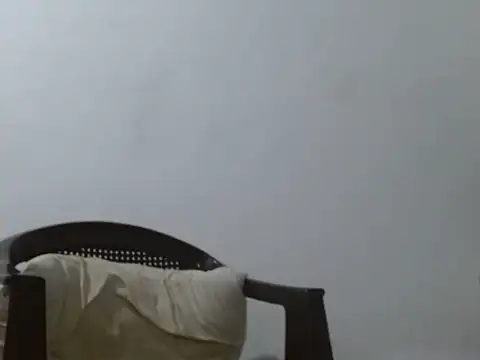 Larry-n-clouds webcam