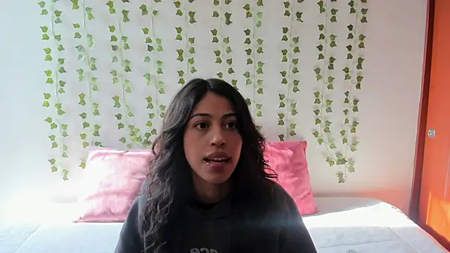 emily_jonessxx webcam