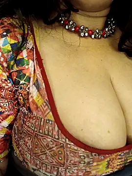 aarna111 (Ask my age) - Chocolate in boobs nd suck