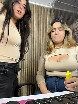 Antonella_Julieta webcam