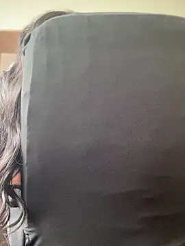 pretty_isadora (F young) - Silence, people nearby #public #lush