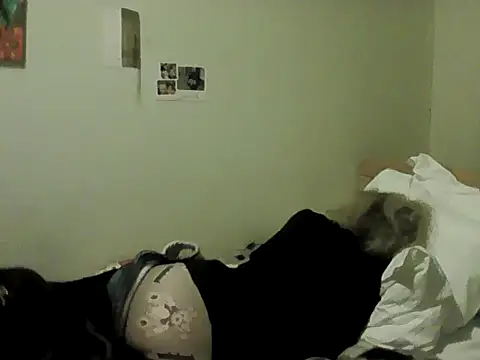 latex_shantie - Latex_shantie's free webcam - UK Sex Cams