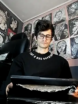 Loggan_donnelly webcam