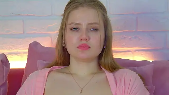 SelinSwarovski webcam