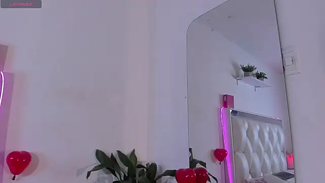 Darlyn_tenderhot__ webcam