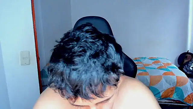 tommy_bred - Tommy_Bred's free webcam