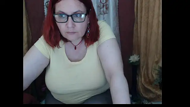 PlayfullMature webcam