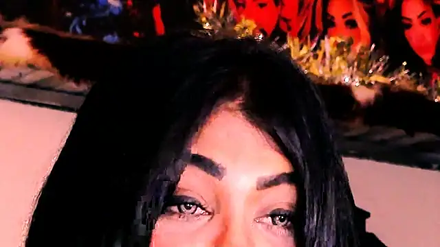 indian_dreamgirl webcam