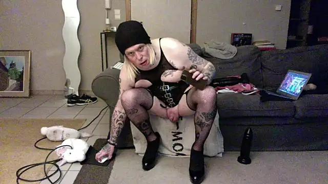 mpbe - Mpbe's free webcam - UK Sex Cams