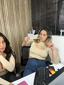 Antonella_Julieta webcam