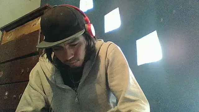 AlexAlejandro13 webcam