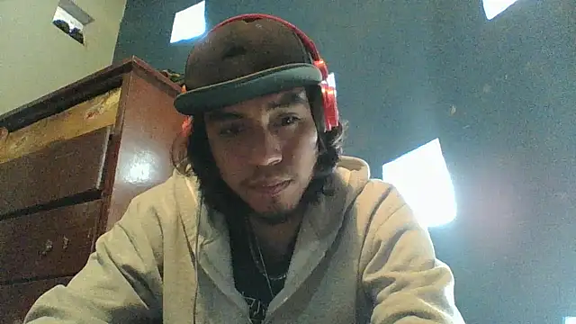 AlexAlejandro13 webcam