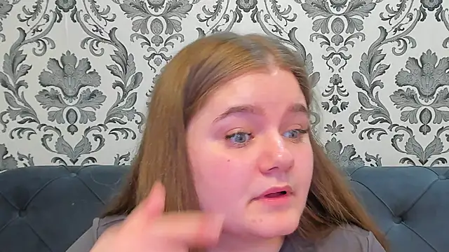 LissaBigTitts webcam