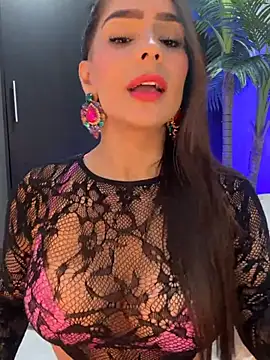 mau_white (F milf) - Show tits