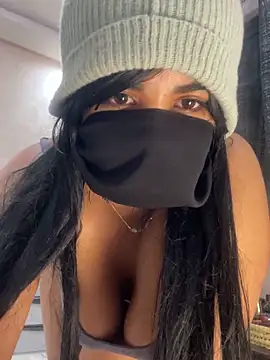 Nabila-hanouna webcam