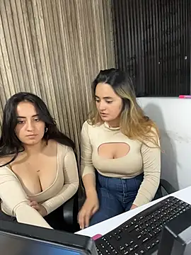 Antonella_Julieta webcam